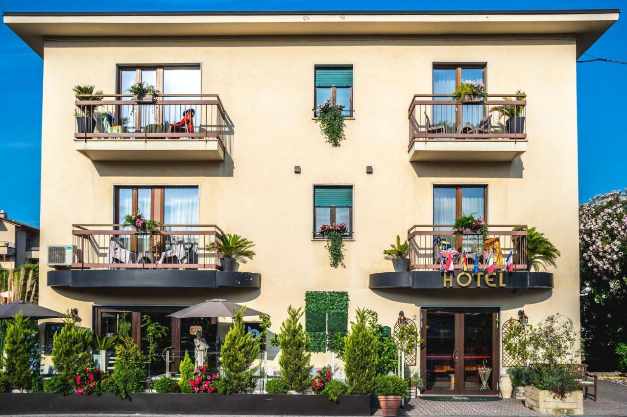 B City Hotel Bardolino Exterior photo